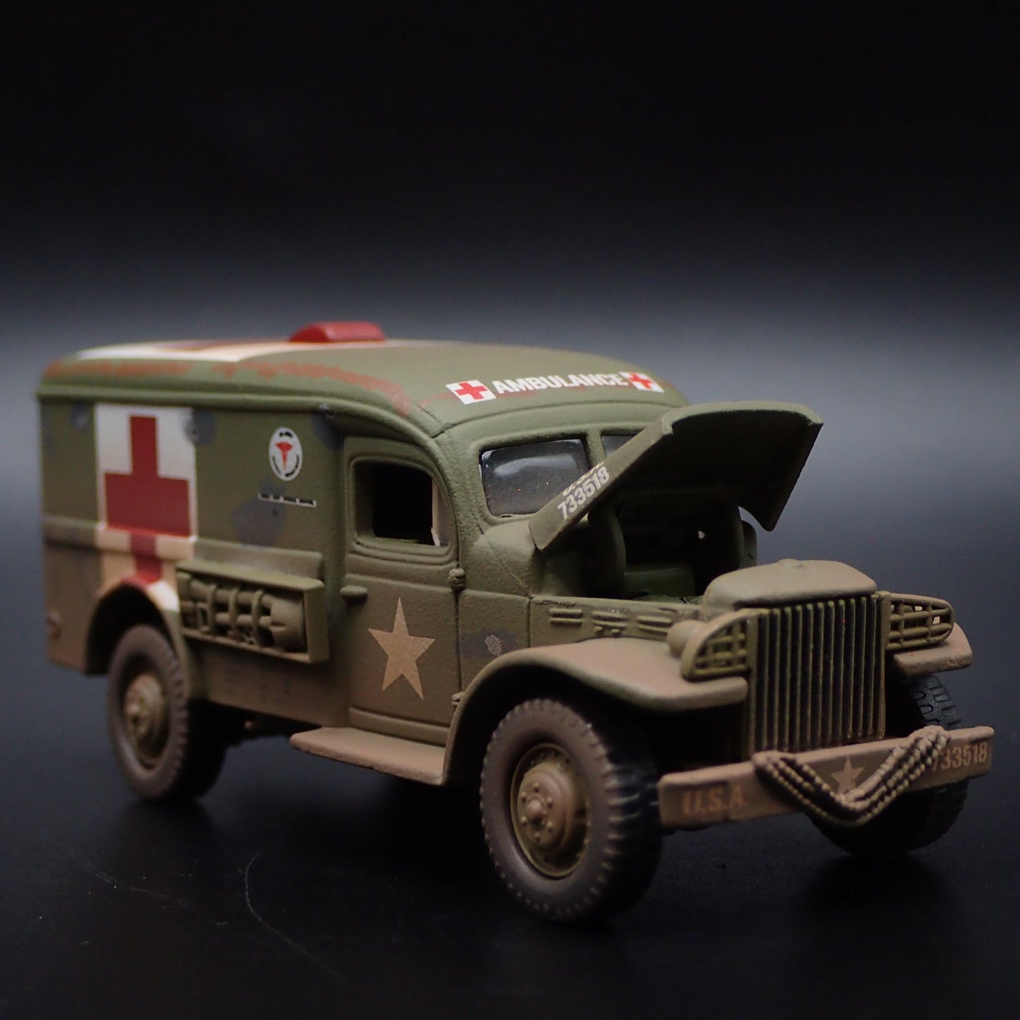 KOREAN WAR GMC WC54 ARMY MILITARY AMBULANCE 1:64 SCALE DIORAMA DIECAST MODEL CAR