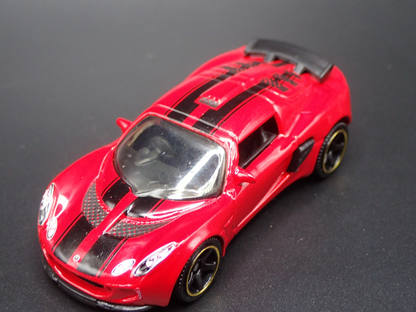 2020-2021 LOTUS EXIGE RED 1/64 SCALE COLLECTIBLE DIORAMA DIECAST MODEL CAR