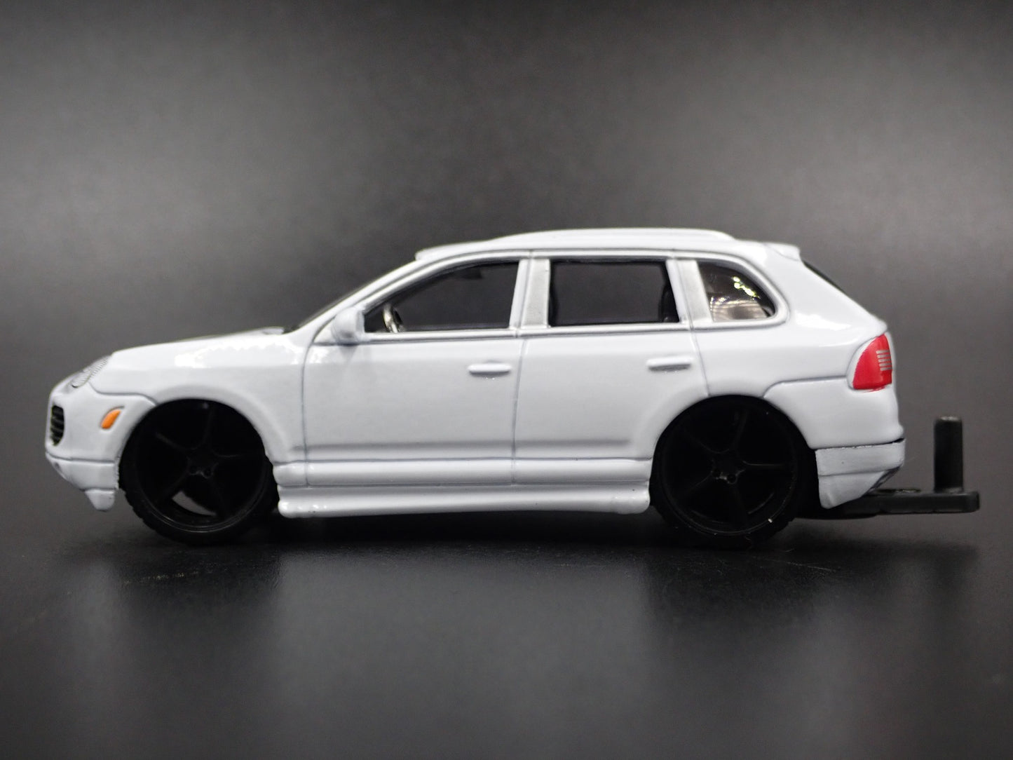 2003 - 2010 PORSCHE CAYENNE TURBO W HITCH  1:64 SCALE DIORAMA DIECAST MODEL CAR