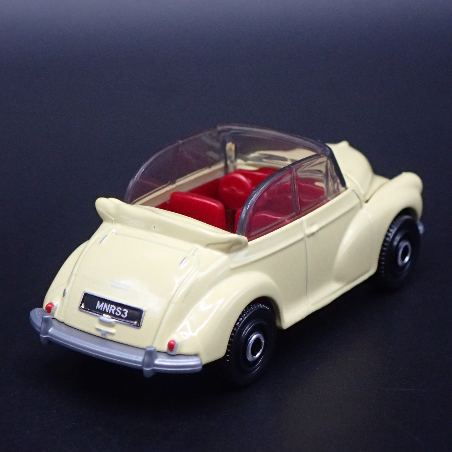 MORRIS MINOR CONVERTIBLE CREAM 1:64 SCALE COLLECTIBLE DIORAMA DIECAST MODEL CAR
