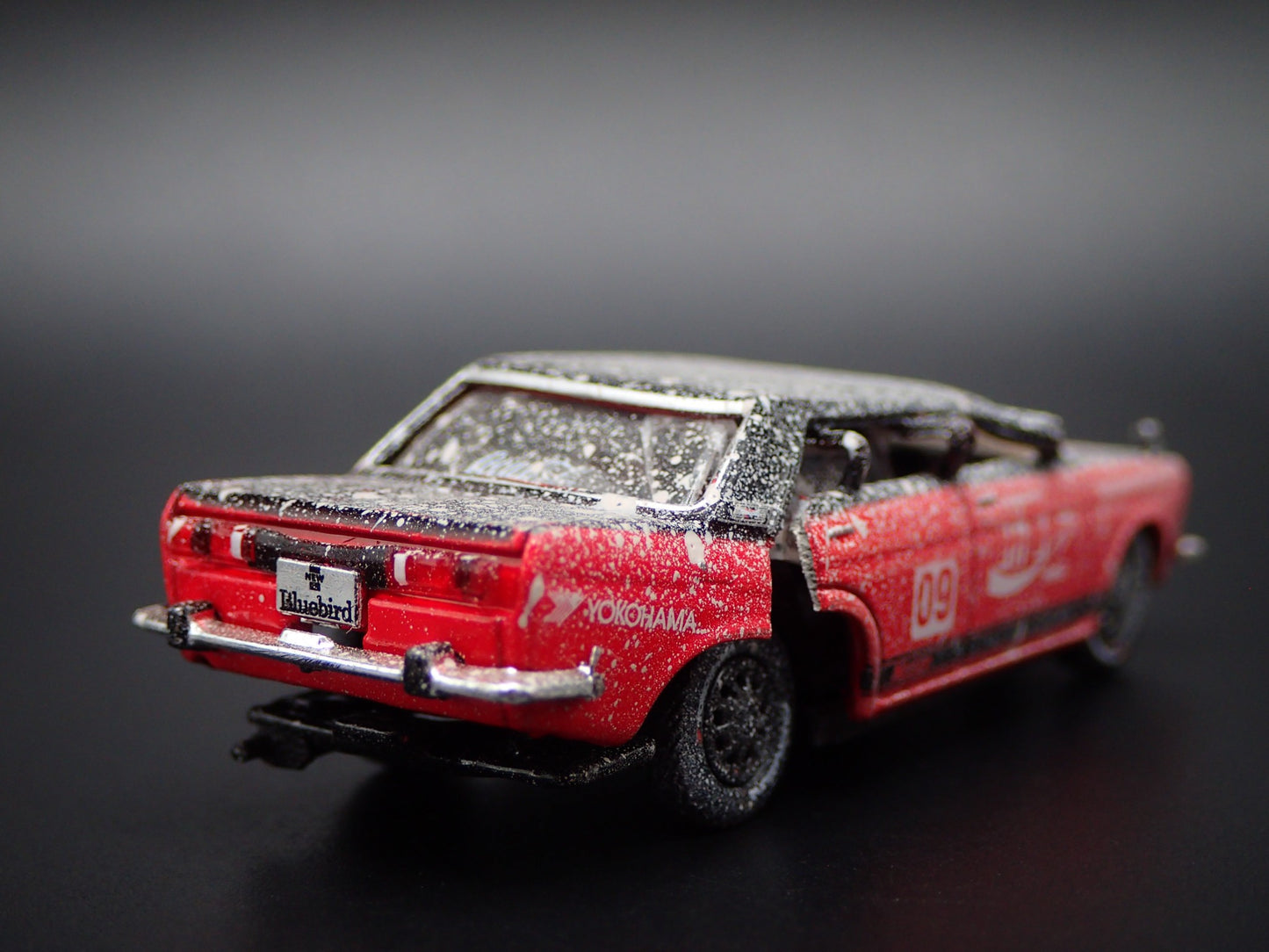 1967-1973 DATSUN BLUEBIRD 1600 SSS FOUR DOOR WRECKED COKE 1:64 DIECAST MODEL CAR