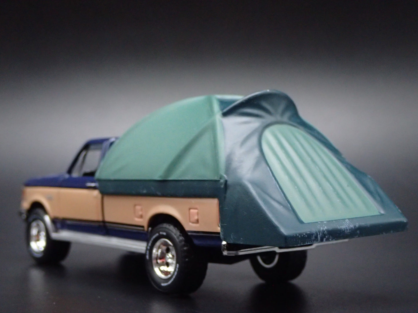 1987 87 FORD F150 XLT LARIAT PICKUP TRUCK w TENT 1:64 SCALE DIECAST MODEL CAR