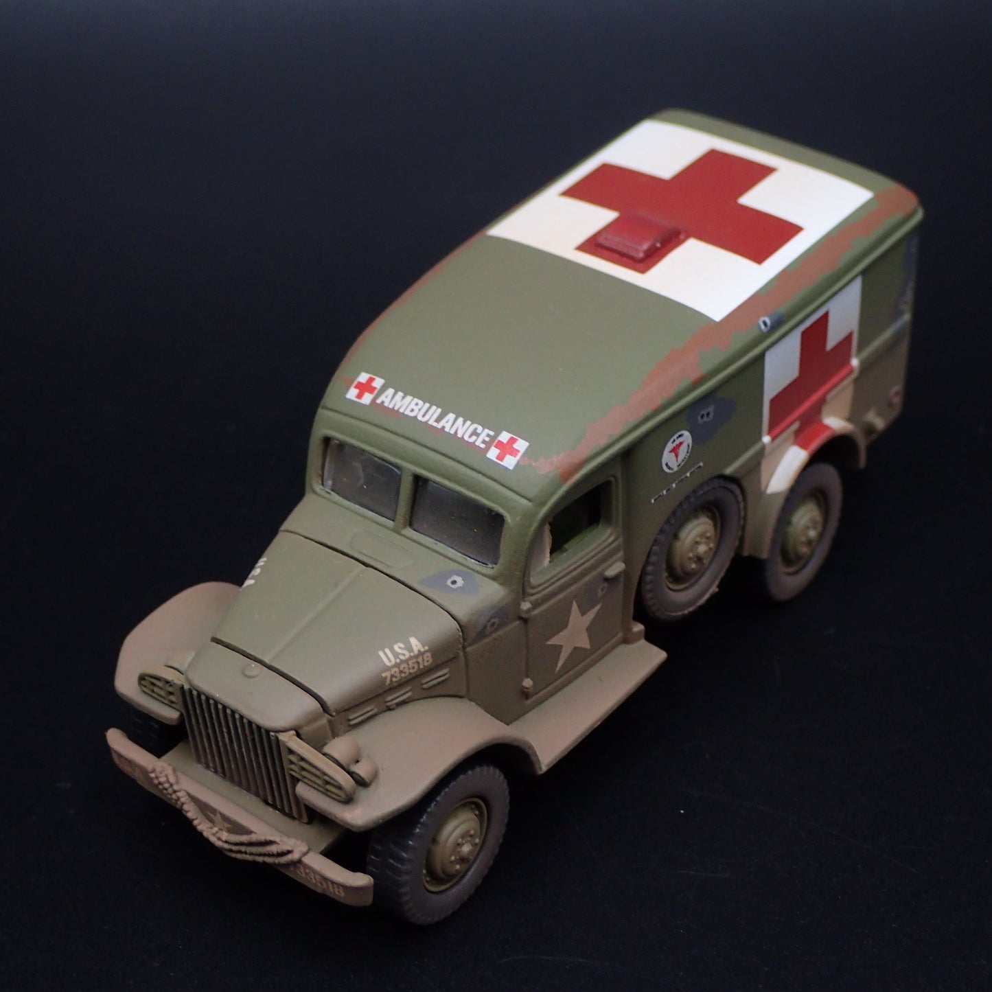 KOREAN WAR GMC WC54 ARMY MILITARY AMBULANCE 1:64 SCALE DIORAMA DIECAST MODEL CAR