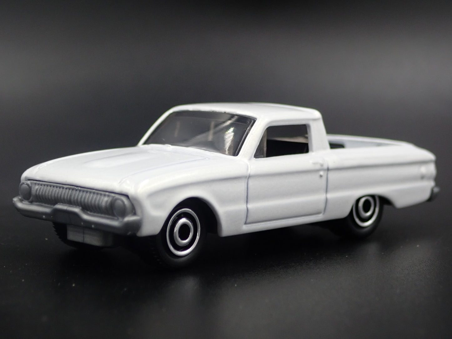 1961 61 FORD RANCHERO PICKUP TRUCK WHITE 1:64 SCALE DIORAMA DIECAST MODEL CAR