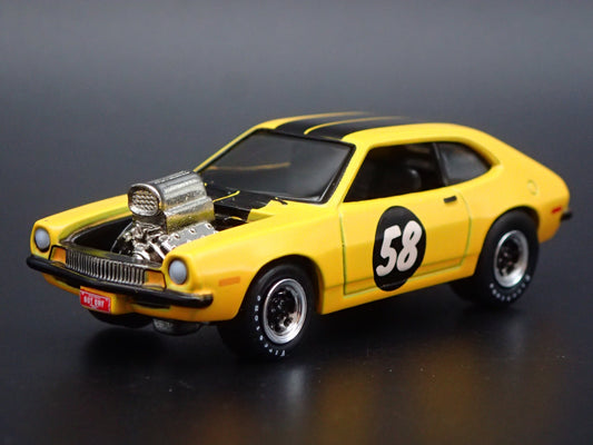 1971-1973 FORD PINTO YELLOW 1:64 SCALE COLLECTIBLE DIORAMA DIECAST MODEL CAR