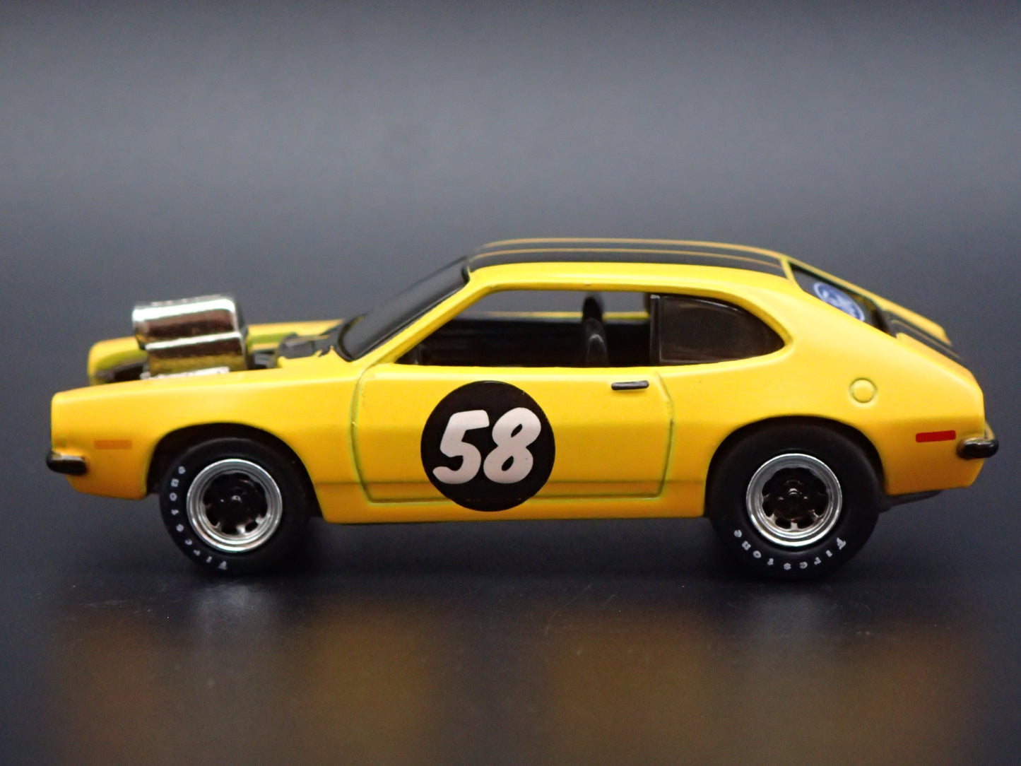 1971-1973 FORD PINTO YELLOW 1:64 SCALE COLLECTIBLE DIORAMA DIECAST MODEL CAR