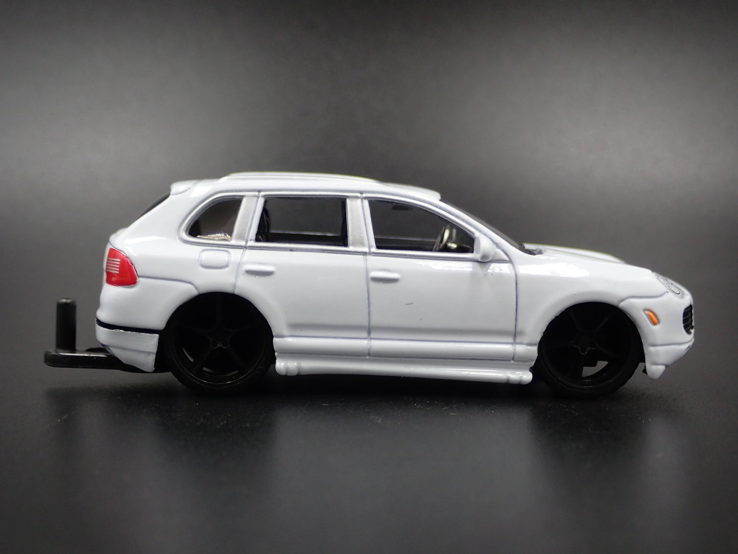 2003 - 2010 PORSCHE CAYENNE TURBO W HITCH  1:64 SCALE DIORAMA DIECAST MODEL CAR