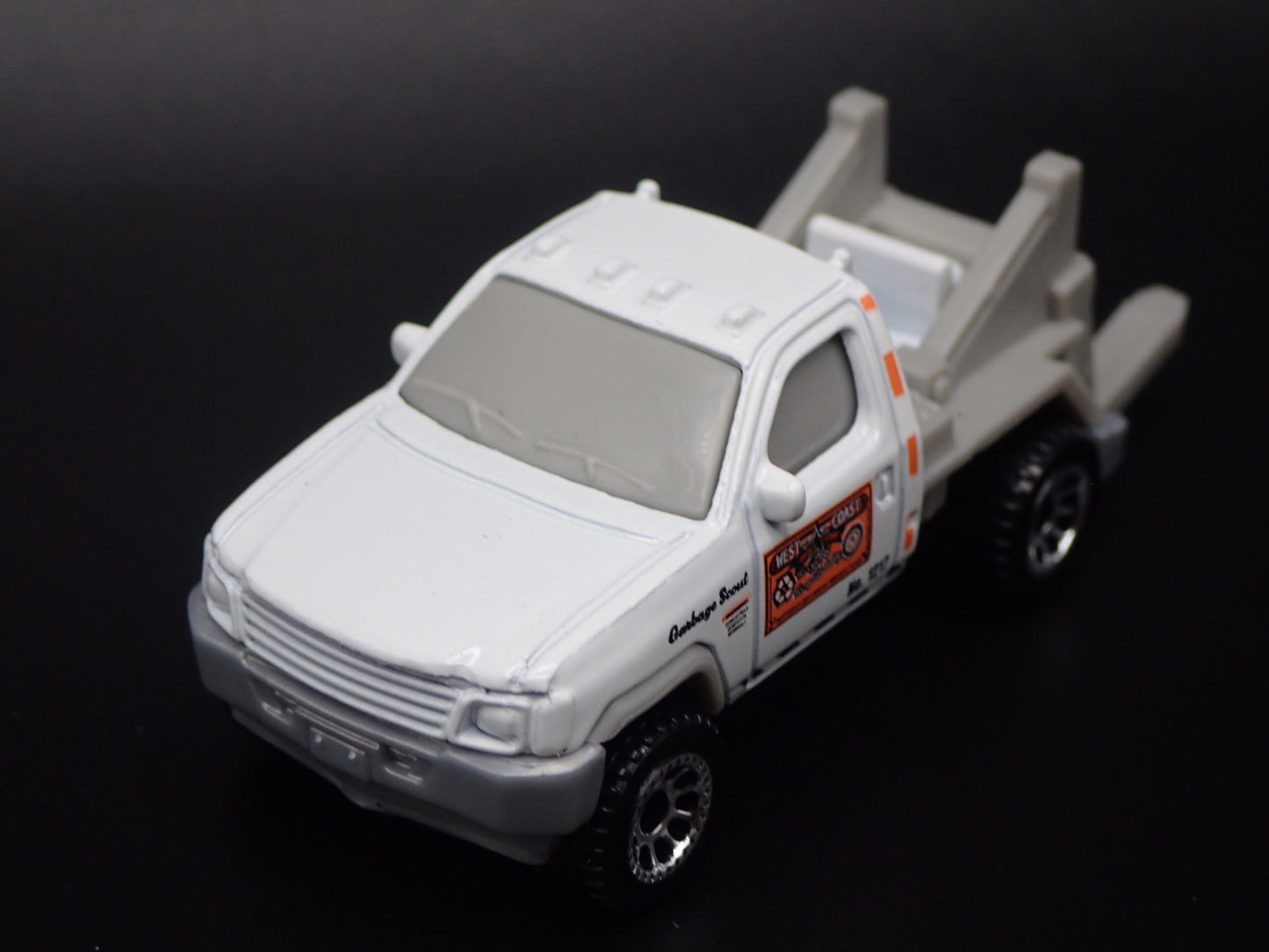 MODERN GARBAGE TIPPER TRASH TRUCK 1/64 MB SCALE COLLECTIBLE DIECAST MODEL CAR