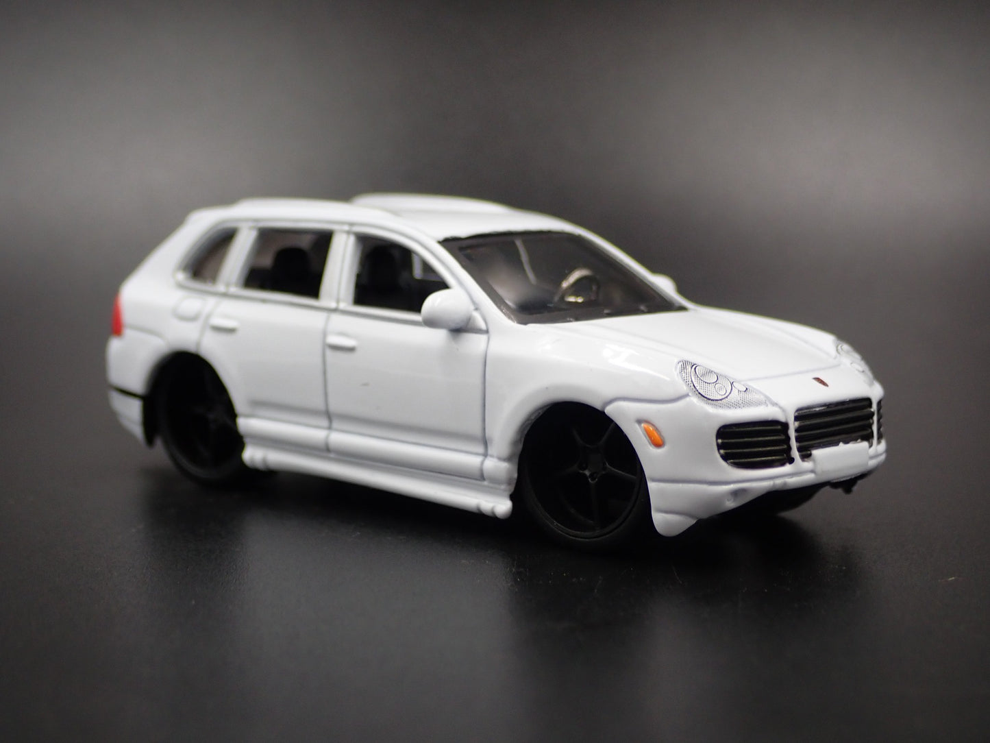 2003 - 2010 PORSCHE CAYENNE TURBO W HITCH  1:64 SCALE DIORAMA DIECAST MODEL CAR