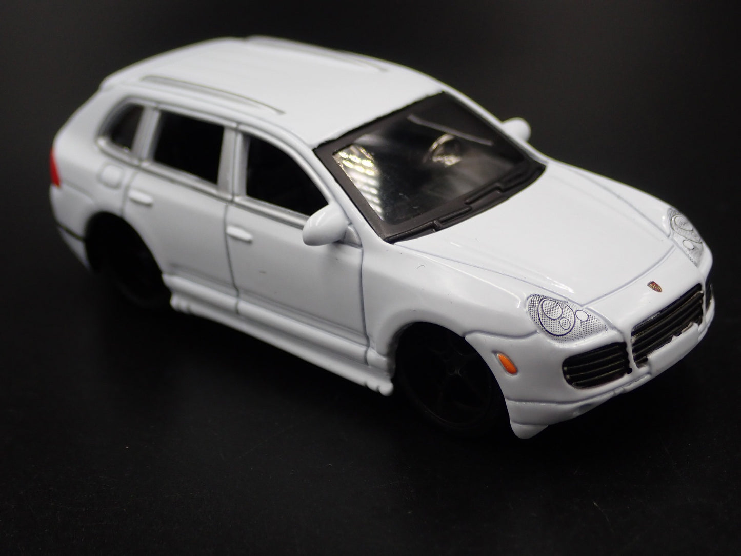 2003 - 2010 PORSCHE CAYENNE TURBO W HITCH  1:64 SCALE DIORAMA DIECAST MODEL CAR