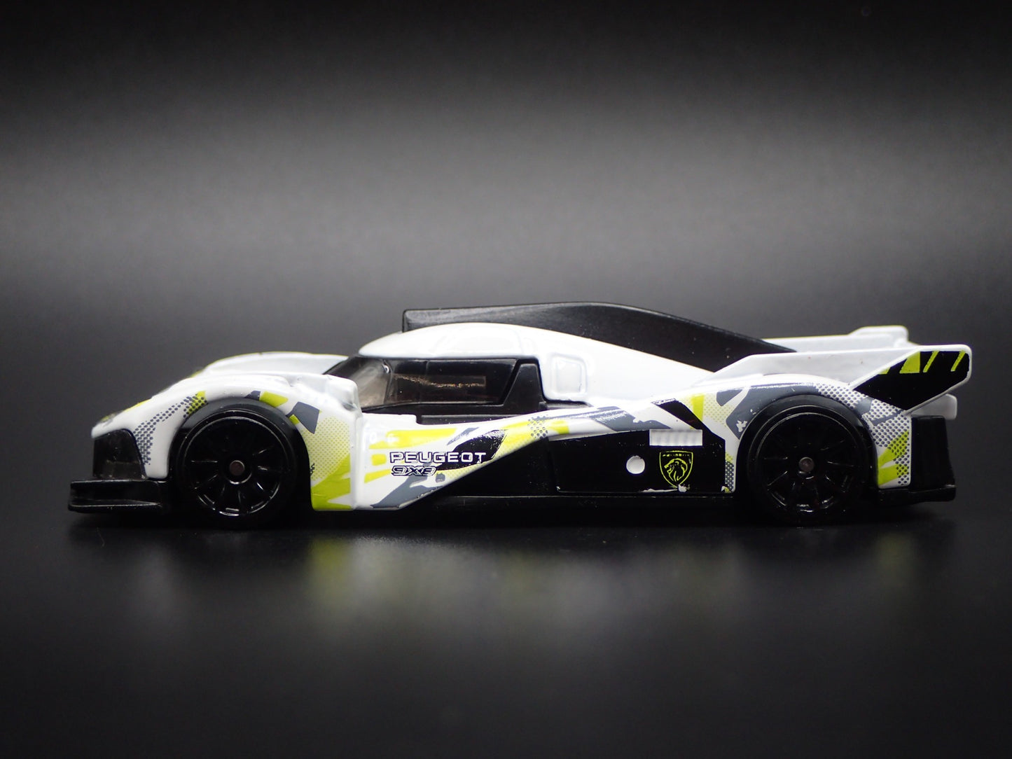 PEUGEOT 9X6 HYPERCAR WHITE 1:64 SCALE COLLECTIBLE DIORAMA DIECAST MODEL CAR