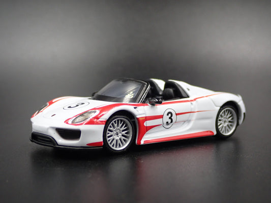 2013 - 2015 PORSCHE 918 SPYDER WHITE 1:64 SCALE DIORAMA DIECAST MODEL CAR