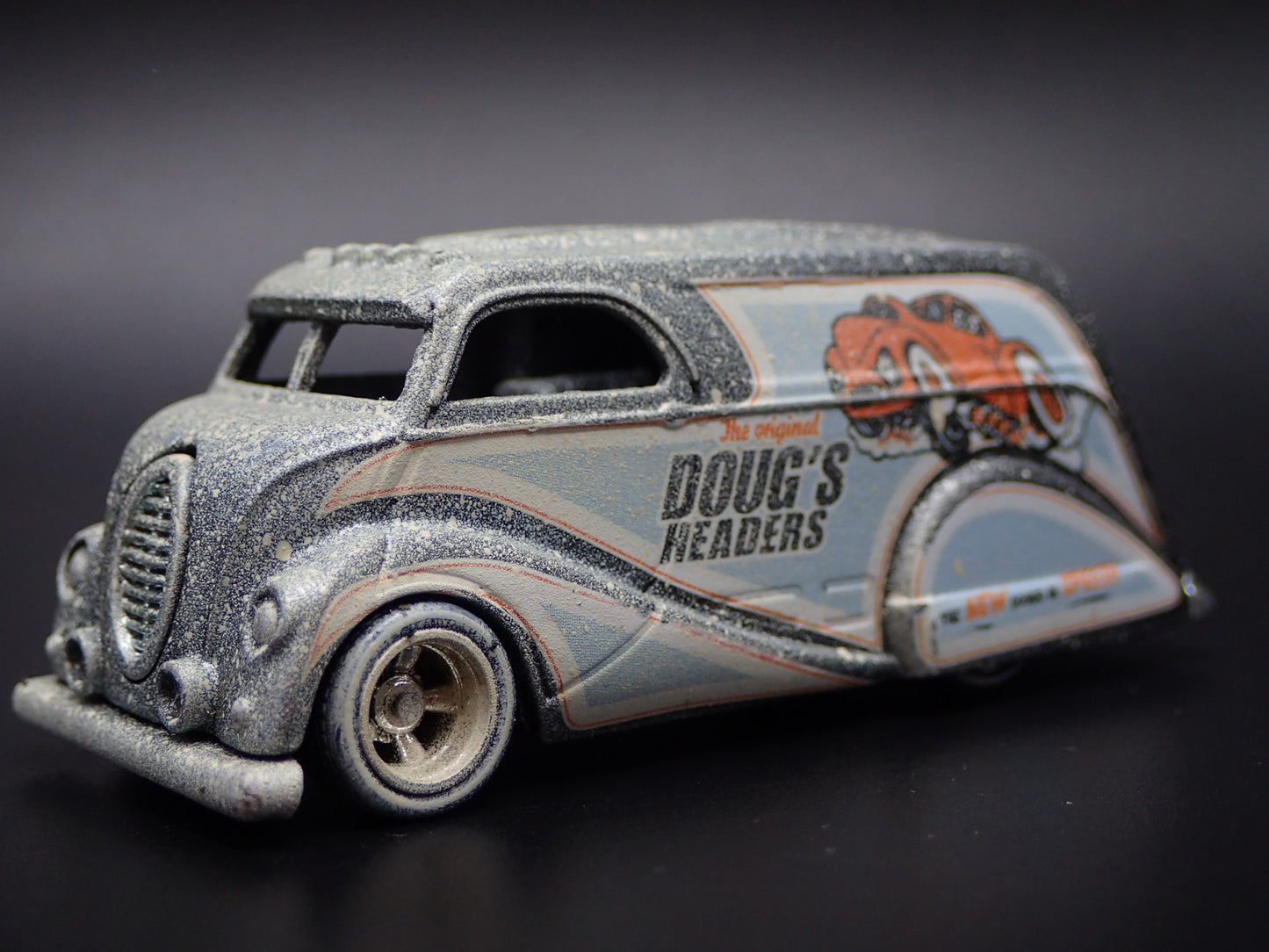 RETRO DELIVERY TRUCK DOUGS HEADERS BARN FIND 1:64 SCALE DIECAST MODEL CAR