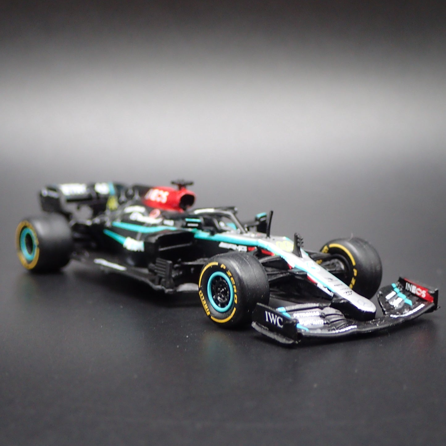 MERCEDES-AMG F1 W12 E PERFORMANCE LEWIS HAMILTON 44 1:64 SCALE DIECAST MODEL CAR