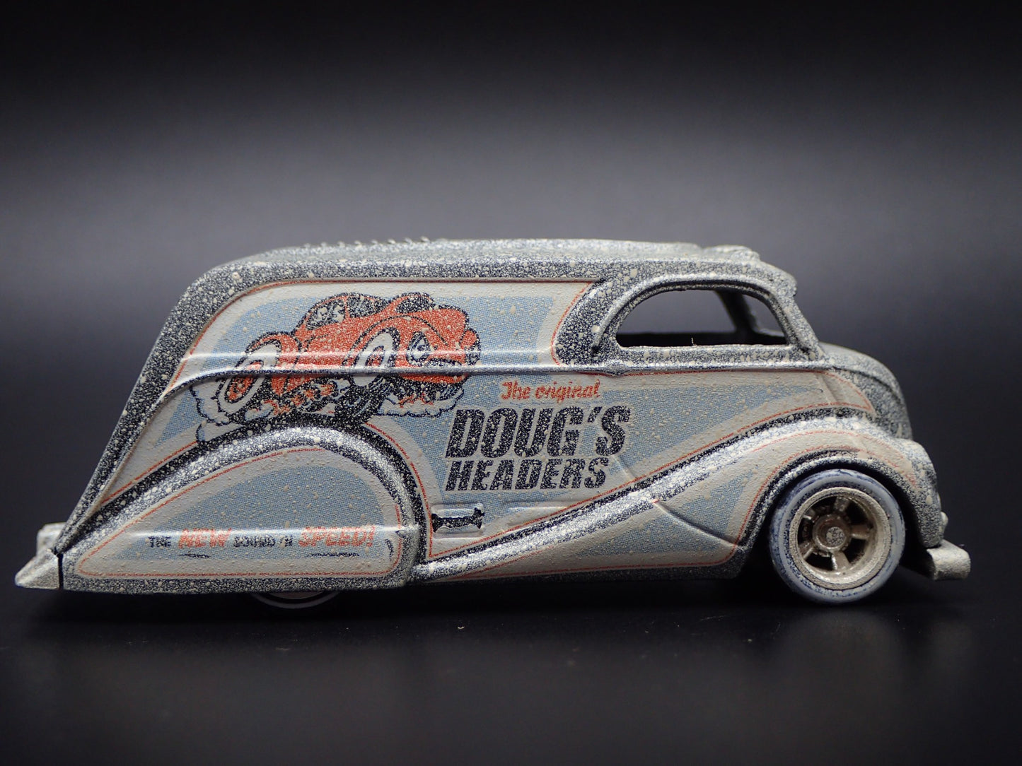 RETRO DELIVERY TRUCK DOUGS HEADERS BARN FIND 1:64 SCALE DIECAST MODEL CAR