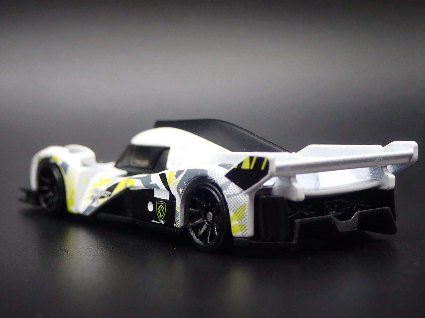 PEUGEOT 9X6 HYPERCAR WHITE 1:64 SCALE COLLECTIBLE DIORAMA DIECAST MODEL CAR