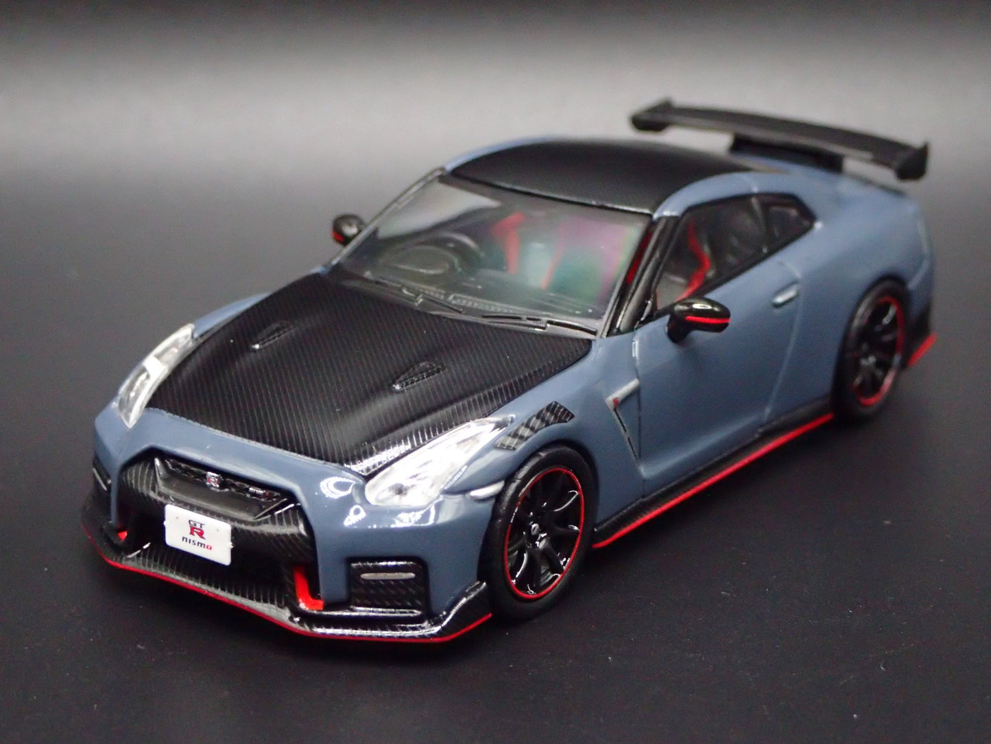 NISSAN GT-R GTR R35 NISMO SPECIAL EDITION 1:64 SCALE DIORAMA DIECAST MODEL CAR