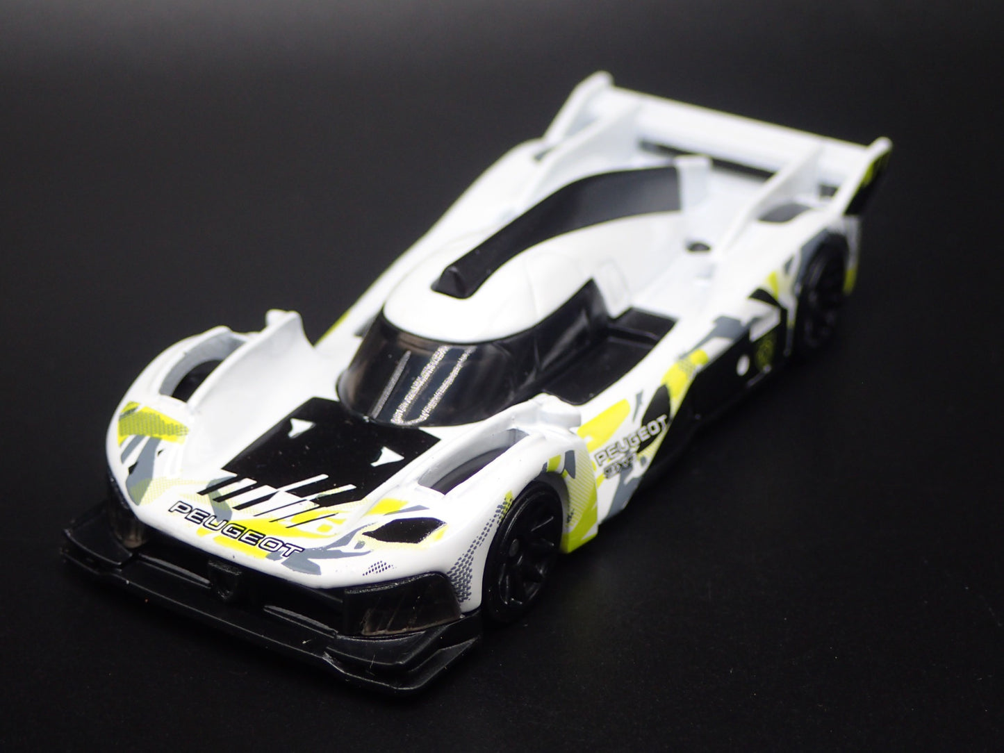 PEUGEOT 9X6 HYPERCAR WHITE 1:64 SCALE COLLECTIBLE DIORAMA DIECAST MODEL CAR