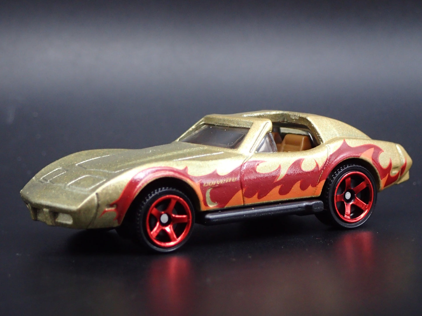 1976 76 CHEVY CHEVROLET CORVETTE GOLD 1:64 SCALE COLLECTIBLE DIECAST MODEL CAR
