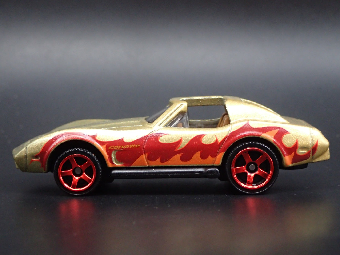 1976 76 CHEVY CHEVROLET CORVETTE GOLD 1:64 SCALE COLLECTIBLE DIECAST MODEL CAR