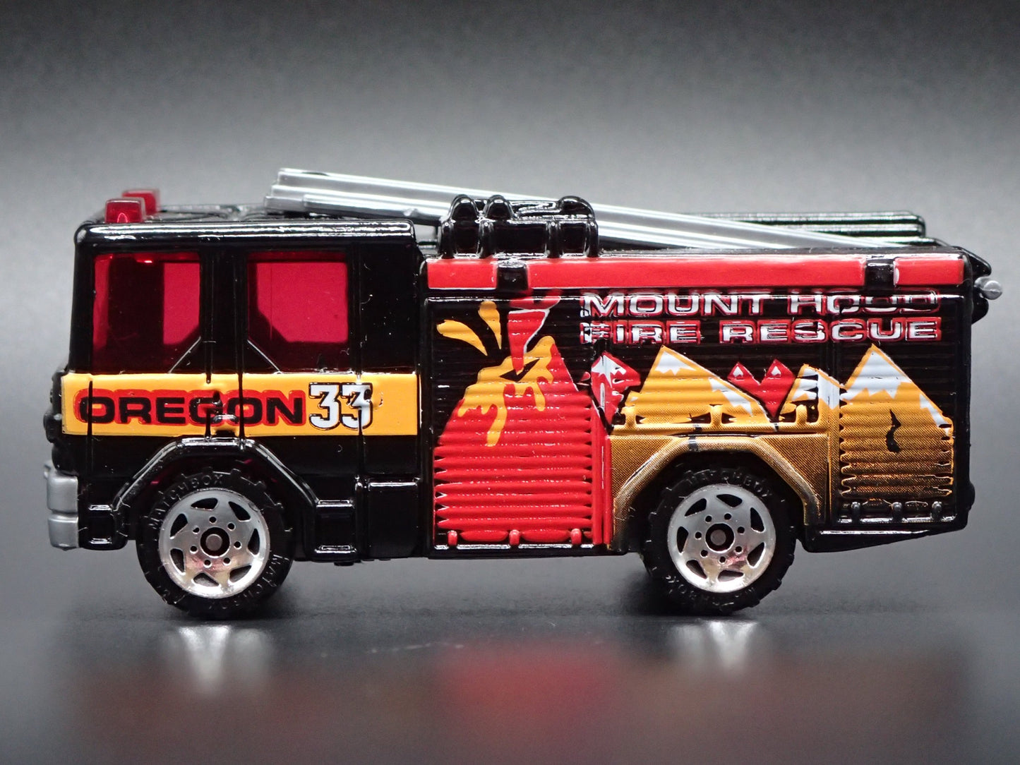 DENNIS SABRE FIRE ENGINE TRUCK OREGON BLACK 1:64 MB SCALE DIECAST MODEL CAR