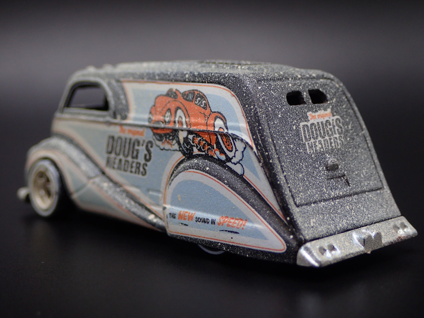 RETRO DELIVERY TRUCK DOUGS HEADERS BARN FIND 1:64 SCALE DIECAST MODEL CAR