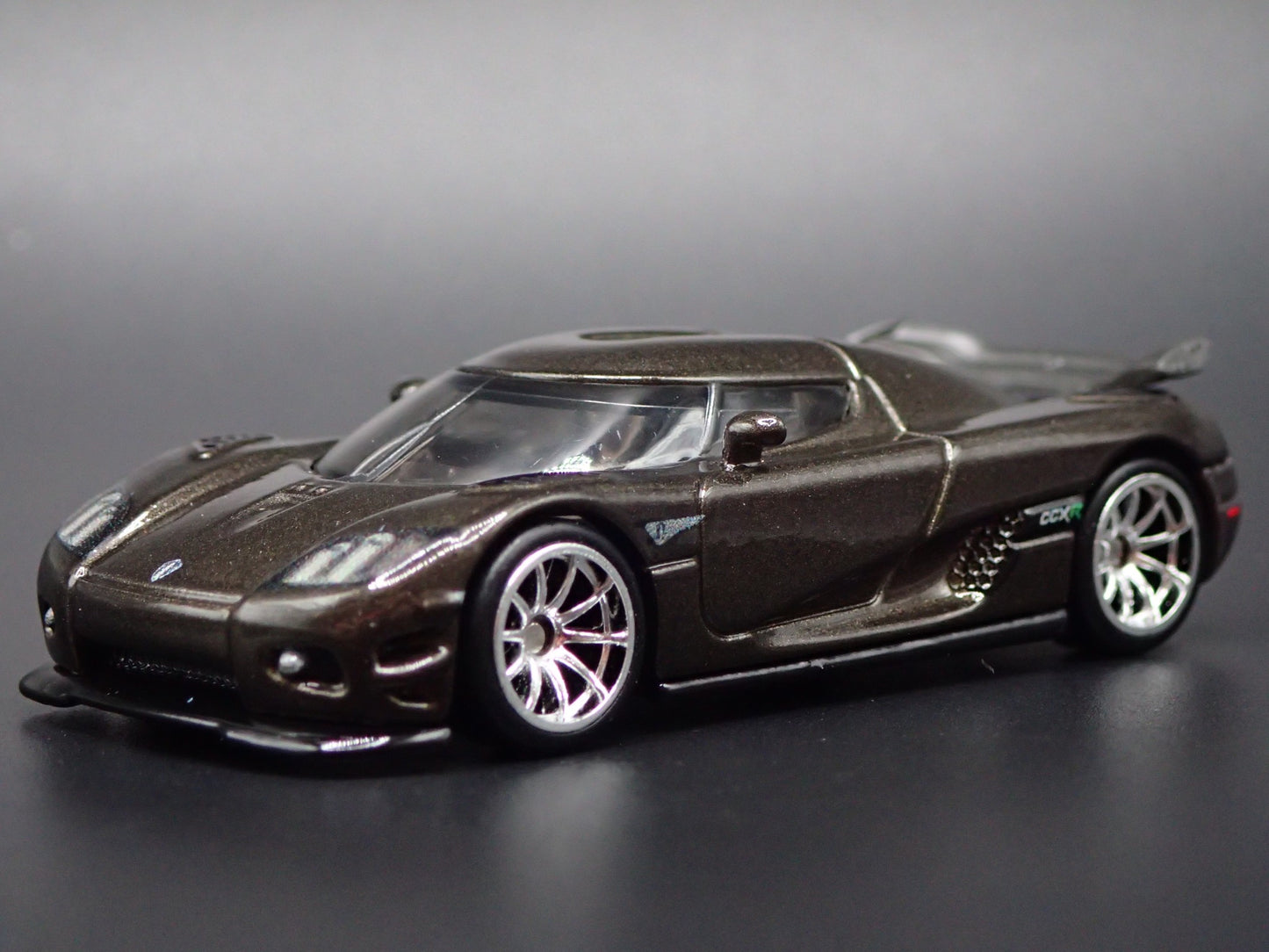 2006-2010 KOENIGSEGG CCXR SUPER CAR BLACK 1:64 SCALE DIORAMA DIECAST MODEL CAR