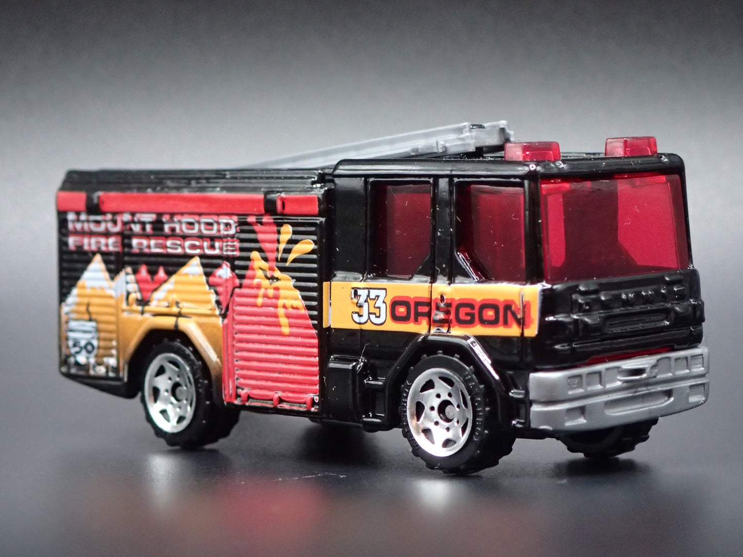 DENNIS SABRE FIRE ENGINE TRUCK OREGON BLACK 1:64 MB SCALE DIECAST MODEL CAR
