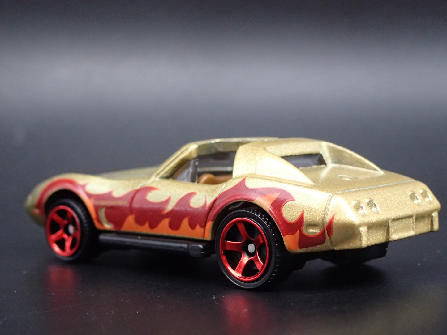 1976 76 CHEVY CHEVROLET CORVETTE GOLD 1:64 SCALE COLLECTIBLE DIECAST MODEL CAR