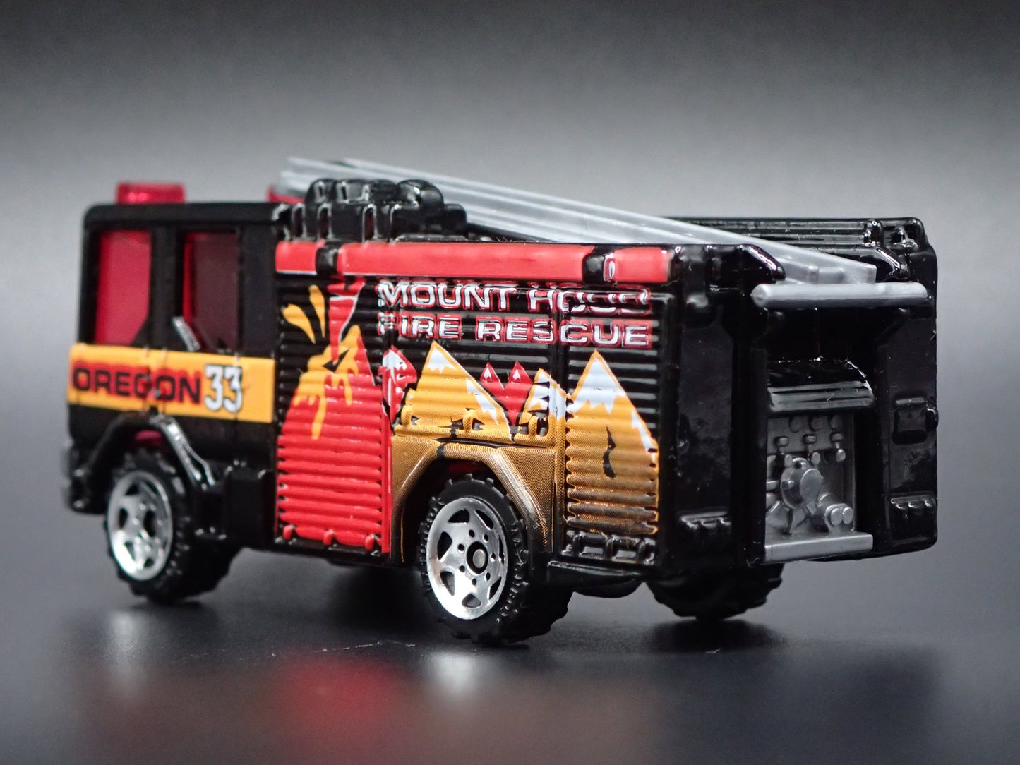 DENNIS SABRE FIRE ENGINE TRUCK OREGON BLACK 1:64 MB SCALE DIECAST MODEL CAR