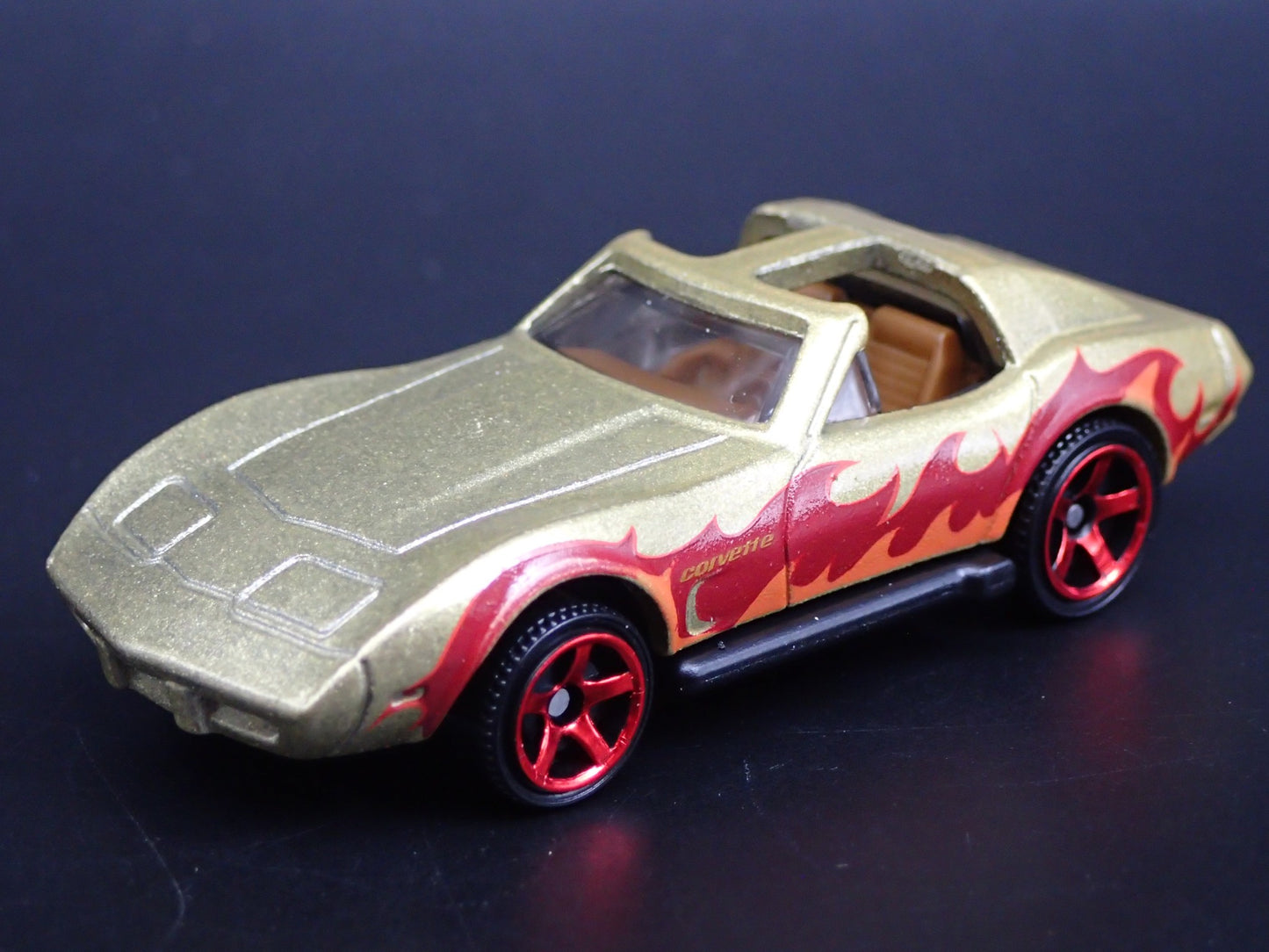 1976 76 CHEVY CHEVROLET CORVETTE GOLD 1:64 SCALE COLLECTIBLE DIECAST MODEL CAR