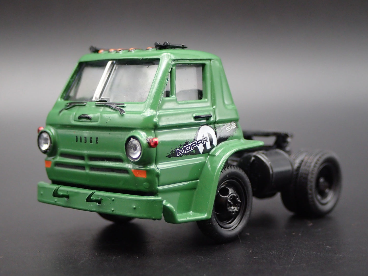 1966 66 DODGE L600 RIG TRUCK MOPAR GREEN 1:64 SCALE DIORAMA DIECAST MODEL CAR