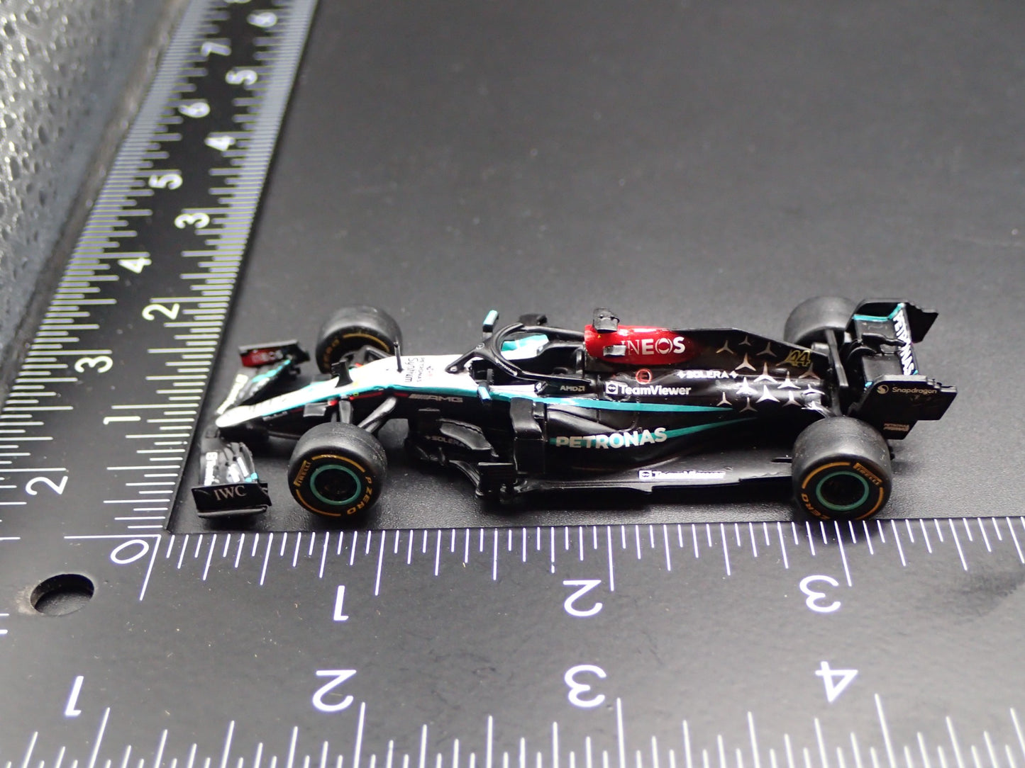 MERCEDES-AMG F1 W12 E PERFORMANCE LEWIS HAMILTON 44 1:64 SCALE DIECAST MODEL CAR