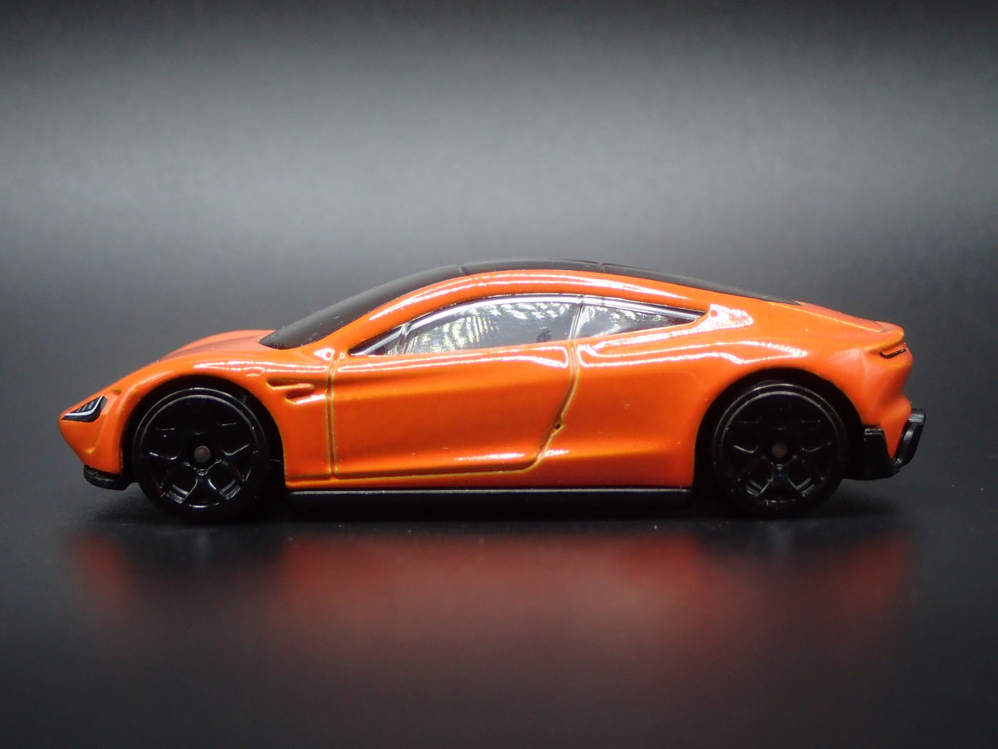 TESLA ROADSTER ORANGE RARE 1:64 SCALE COLLECTIBLE DIORAMA DIECAST MODEL CAR