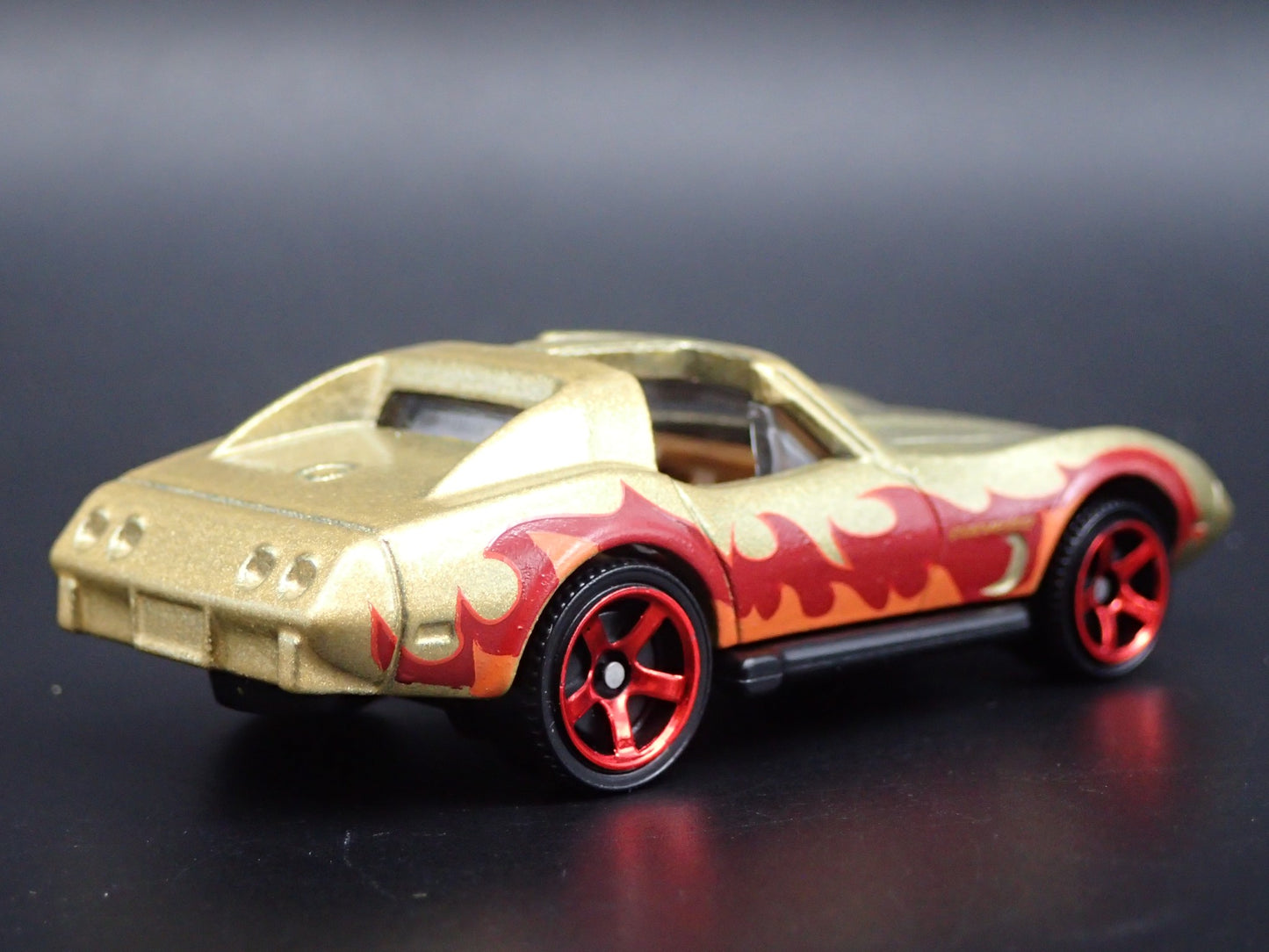 1976 76 CHEVY CHEVROLET CORVETTE GOLD 1:64 SCALE COLLECTIBLE DIECAST MODEL CAR