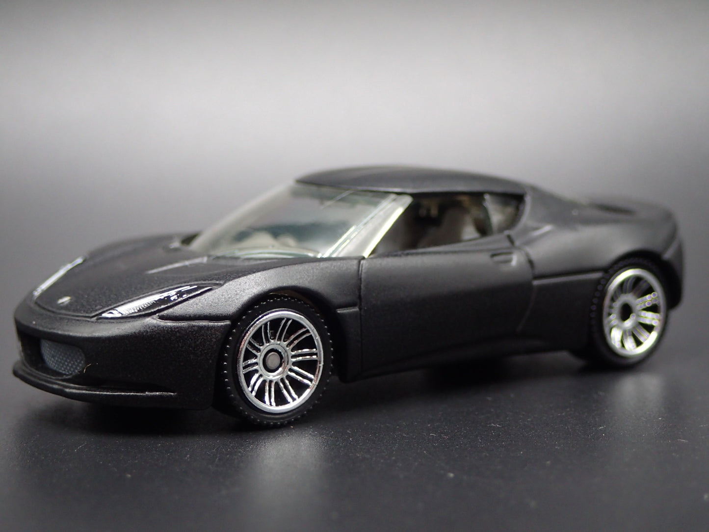 2010-2021 LOTUS EVORA BLACK 1/64 SCALE COLLECTIBLE DIORAMA DIECAST MODEL CAR