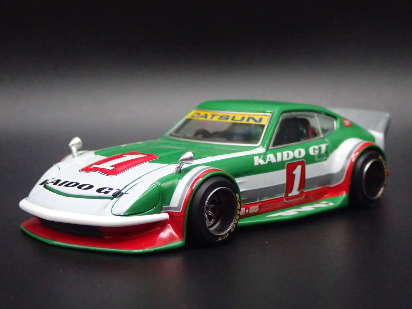 DATSUN FAIRLADY Z KAIDO HOUSE JDM 1/64 SCALE DIORAMA DIECAST MODEL CAR