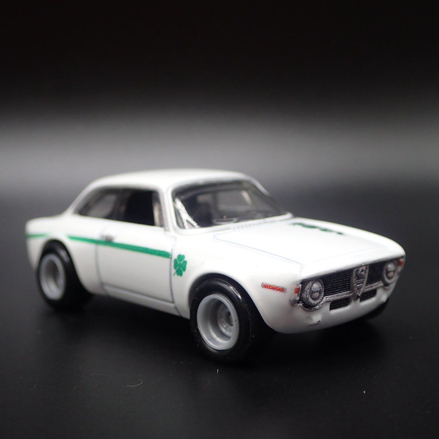 1965-1969 ALFA ROMEO GIULIA SPRINT GTA RARE 1:64 SCALE DIORAMA DIECAST MODEL CAR