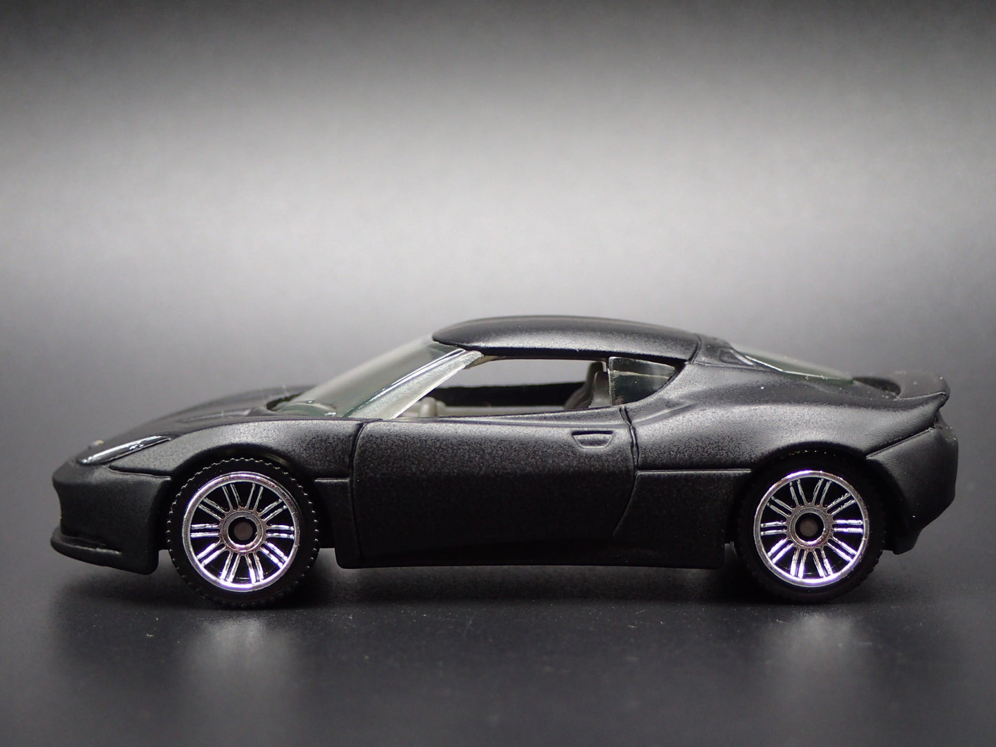 2010-2021 LOTUS EVORA BLACK 1/64 SCALE COLLECTIBLE DIORAMA DIECAST MODEL CAR