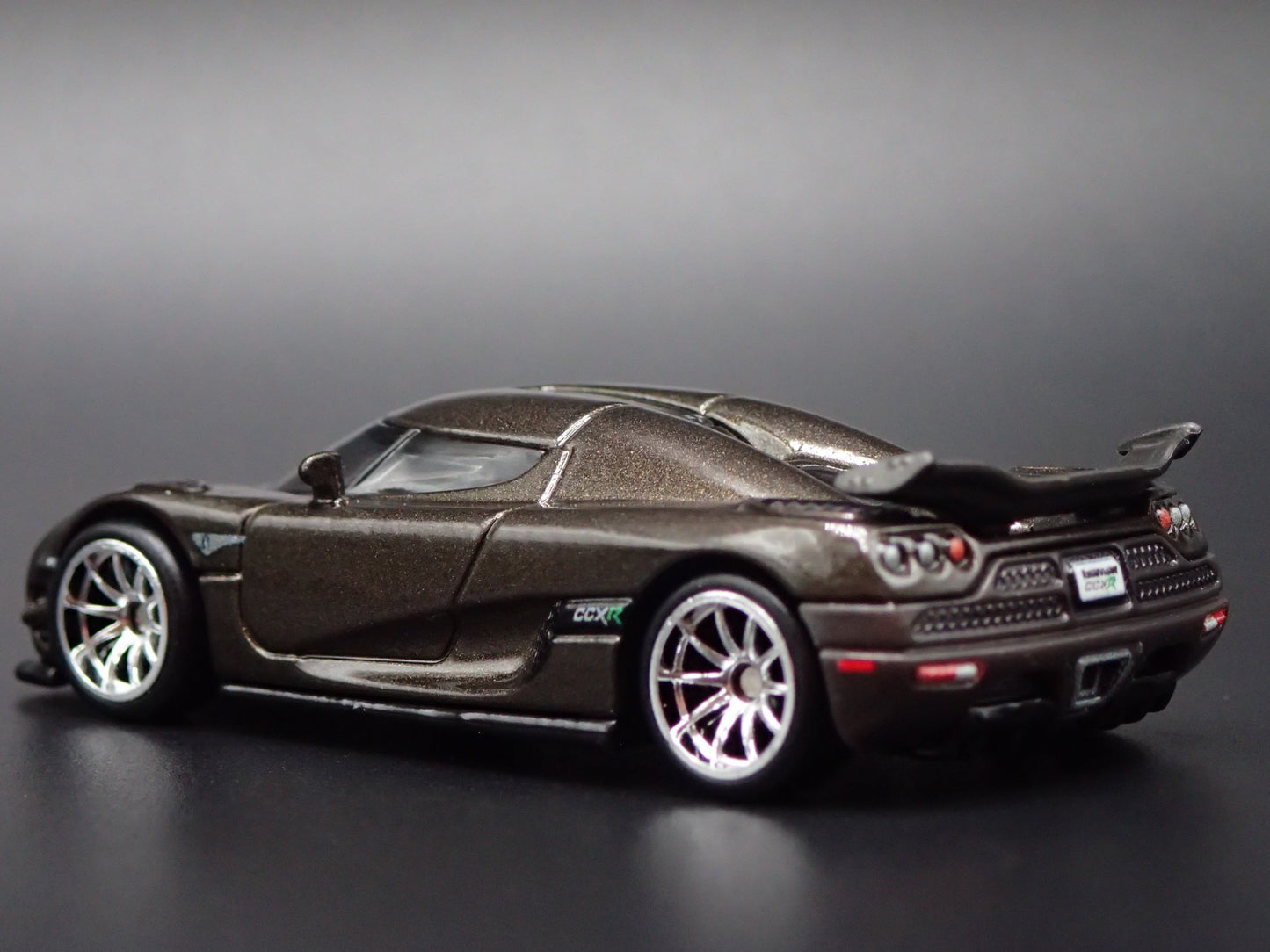 2006-2010 KOENIGSEGG CCXR SUPER CAR BLACK 1:64 SCALE DIORAMA DIECAST MODEL CAR