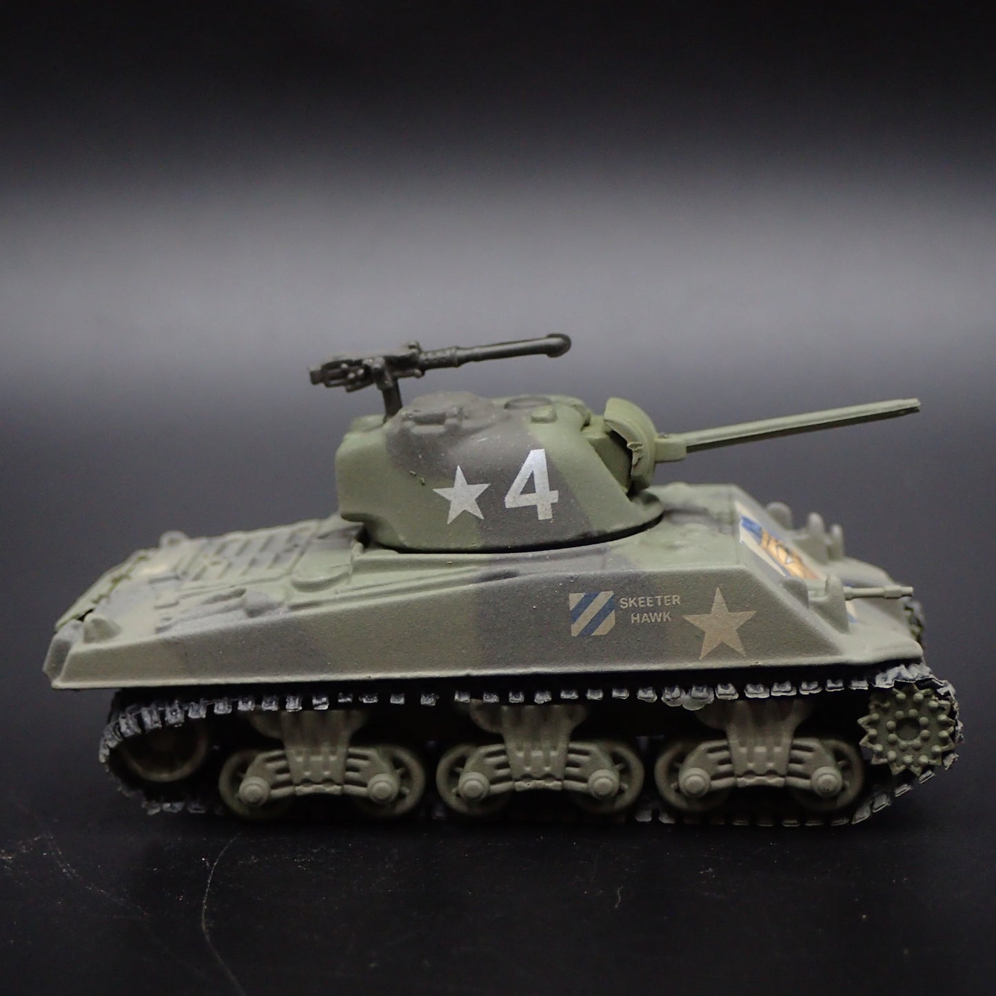 KOREAN WAR M4A3 SHERMAN TANK ARMY MILITARY 1:100 SCALE DIORAMA DIECAST MODEL CAR