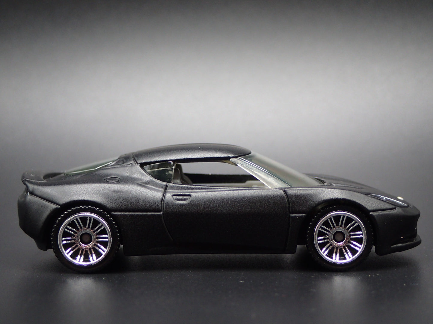 2010-2021 LOTUS EVORA BLACK 1/64 SCALE COLLECTIBLE DIORAMA DIECAST MODEL CAR