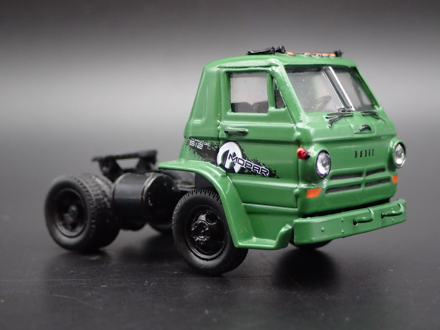 1966 66 DODGE L600 RIG TRUCK MOPAR GREEN 1:64 SCALE DIORAMA DIECAST MODEL CAR