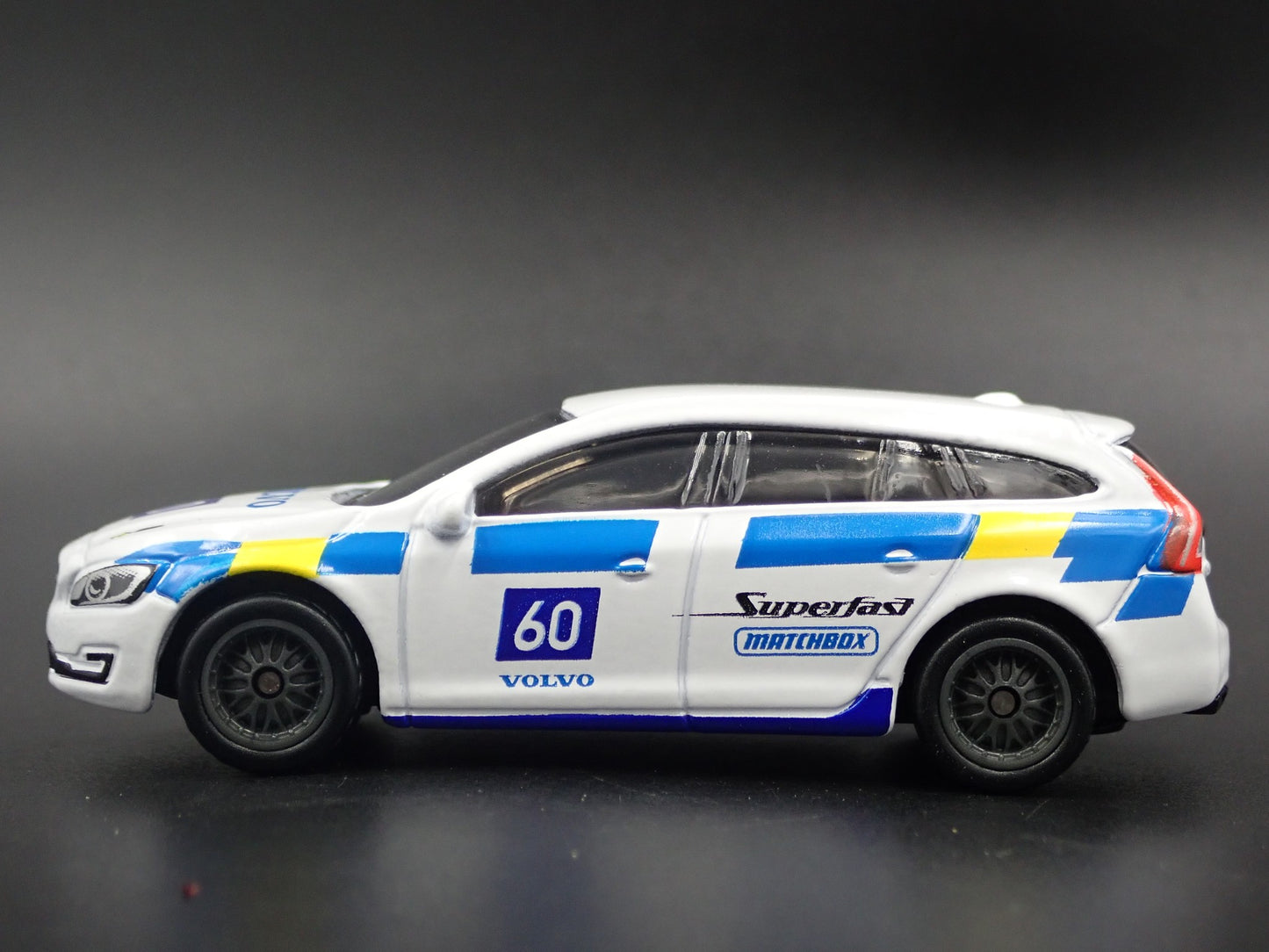 2011-2018 VOLVO V60 STATION WAGON WHITE 1:64 SCALE COLLECTIBLE DIECAST MODEL CAR