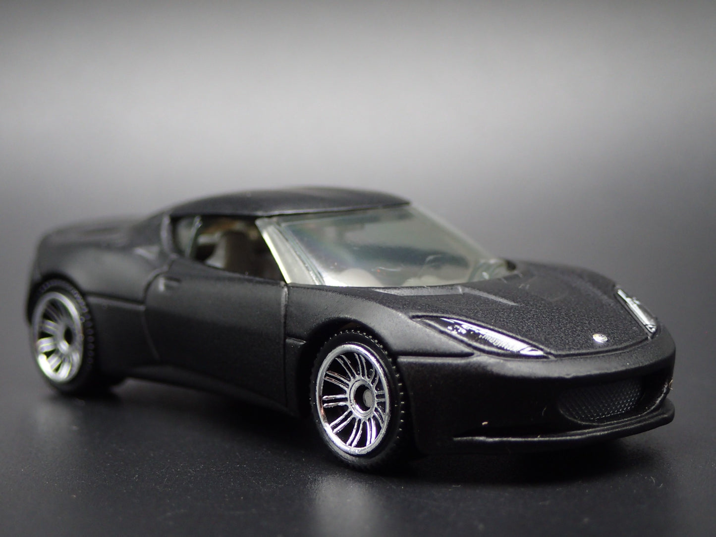 2010-2021 LOTUS EVORA BLACK 1/64 SCALE COLLECTIBLE DIORAMA DIECAST MODEL CAR