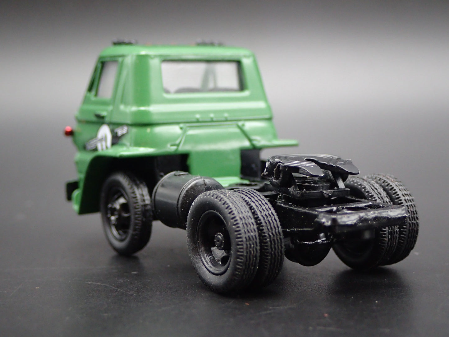 1966 66 DODGE L600 RIG TRUCK MOPAR GREEN 1:64 SCALE DIORAMA DIECAST MODEL CAR
