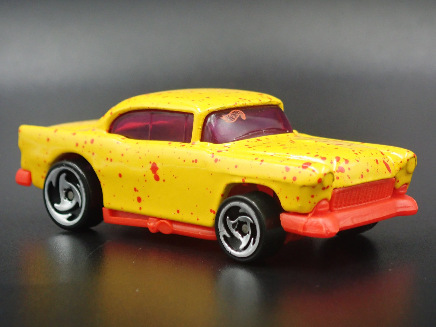 1955 55 CHEVY CHEVROLET BEL AIR 1:64 SCALE COLLECTIBLE DIORAMA DIECAST MODEL CAR