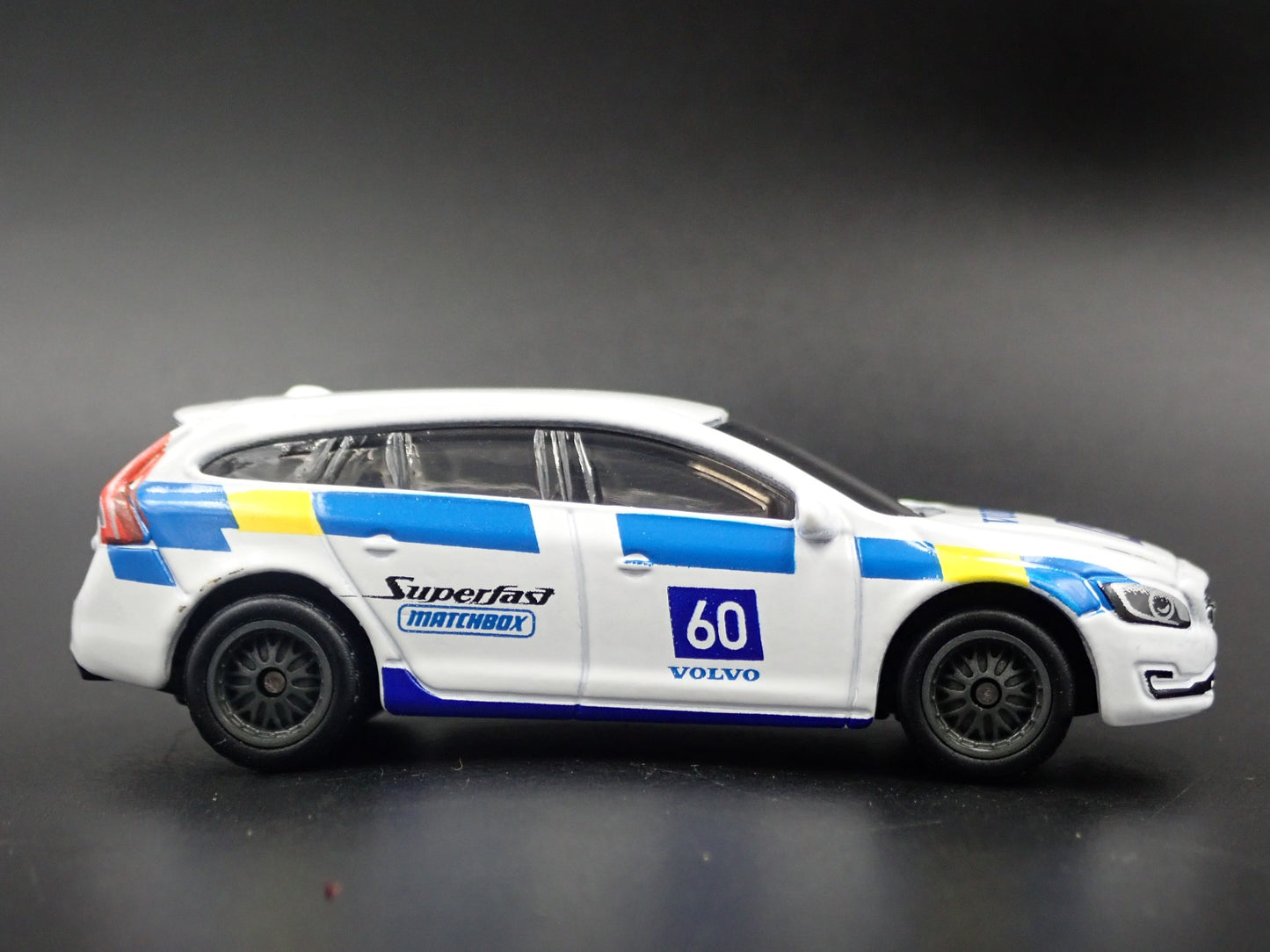 2011-2018 VOLVO V60 STATION WAGON WHITE 1:64 SCALE COLLECTIBLE DIECAST MODEL CAR