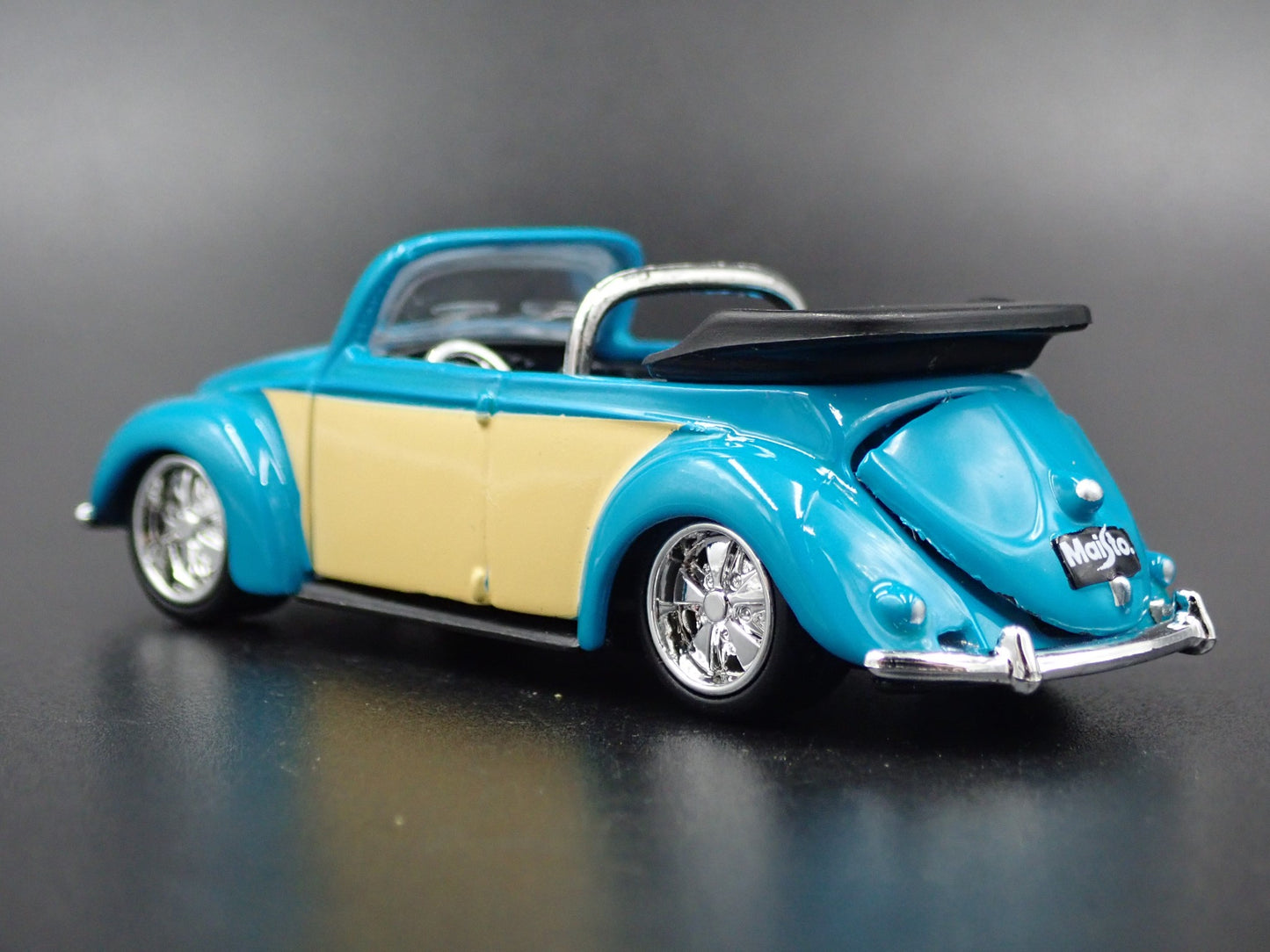 VW VOLKSWAGEN BEETLE BUG CABRIOLET CONVERTIBLE BLUE 1:64 SCALE DIECAST MODEL CAR