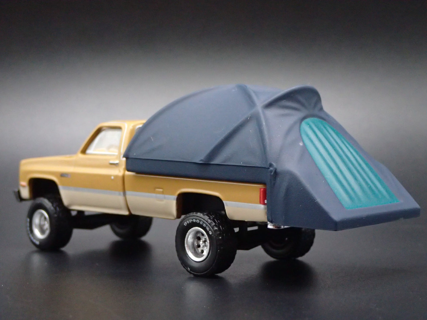 1986 86 GMC SIERRA PICKUP TRUCK SQUAREBODY W TENT 1/64 SCALE DIECAST MODEL CAR